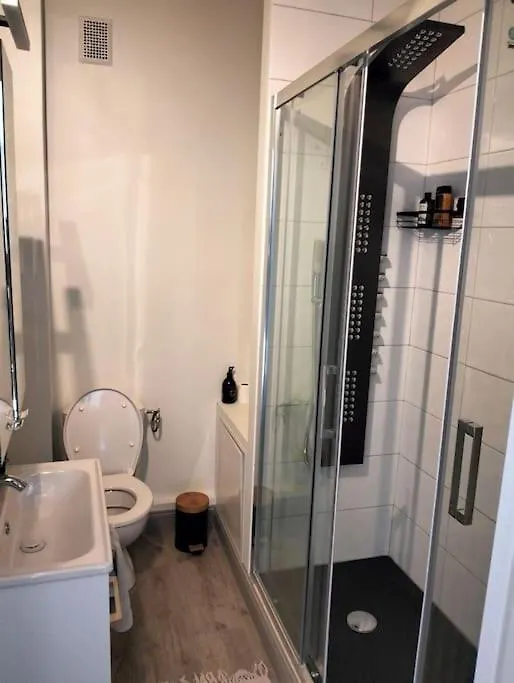 Charmant Logement, Vue Sur Toulouse 1 Min Du Metro 0*,